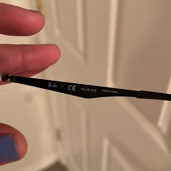 - Ray Ban Mens polarized sunglasses - Picture 3 of 7